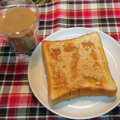 しひかえさん、初めまして♪お昼でかなり満腹になり夕飯を抜いたらお腹が今頃空いてお夜食として作りました(^ ^；オーレと一緒♪主人にも好評でした☆ご馳走様です^^